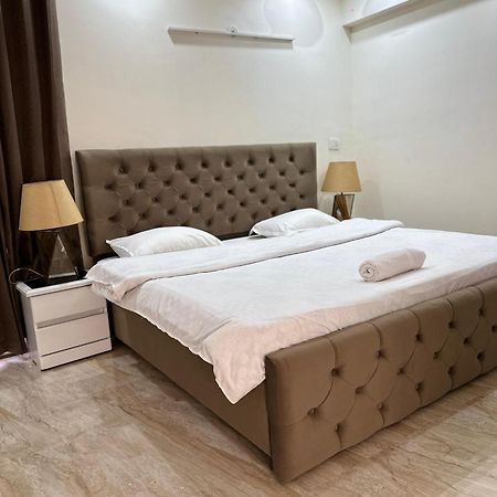 Sky Villa With Private Pool Noida Buitenkant foto