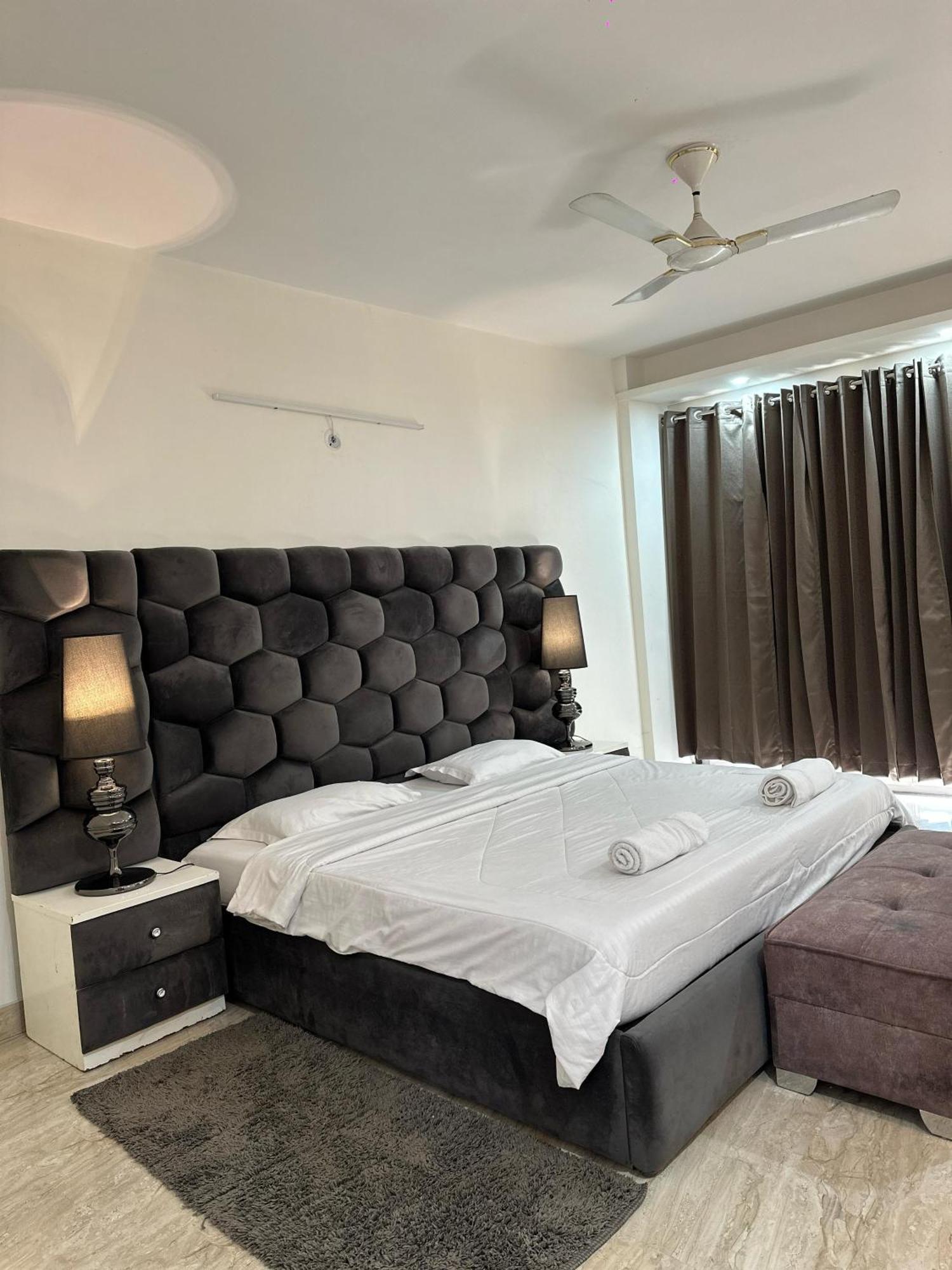 Sky Villa With Private Pool Noida Buitenkant foto
