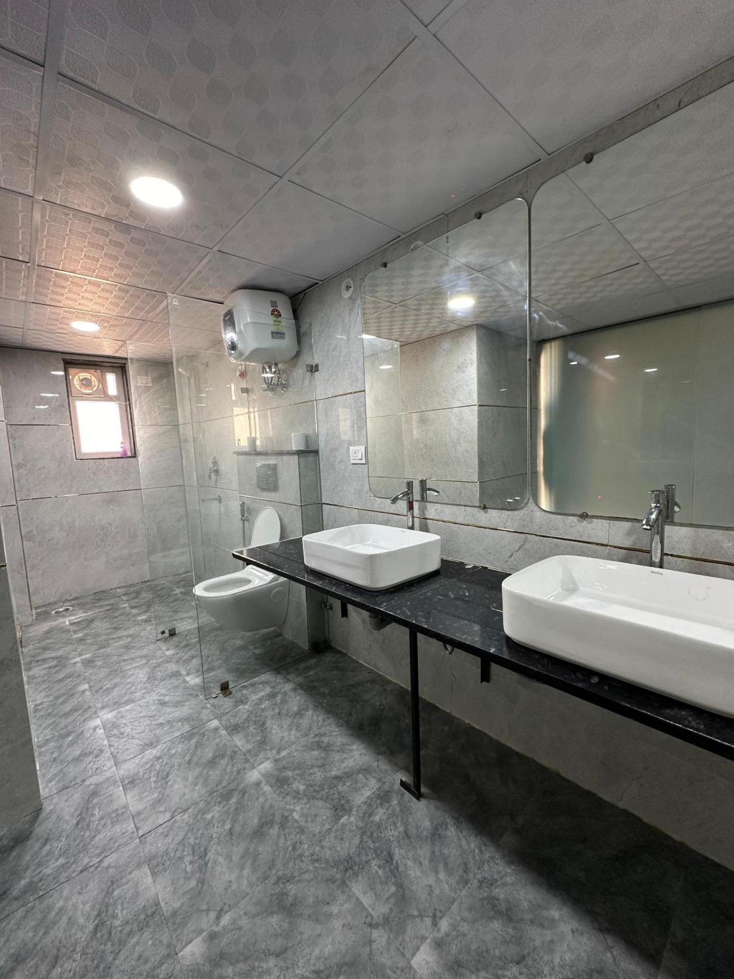 Sky Villa With Private Pool Noida Buitenkant foto