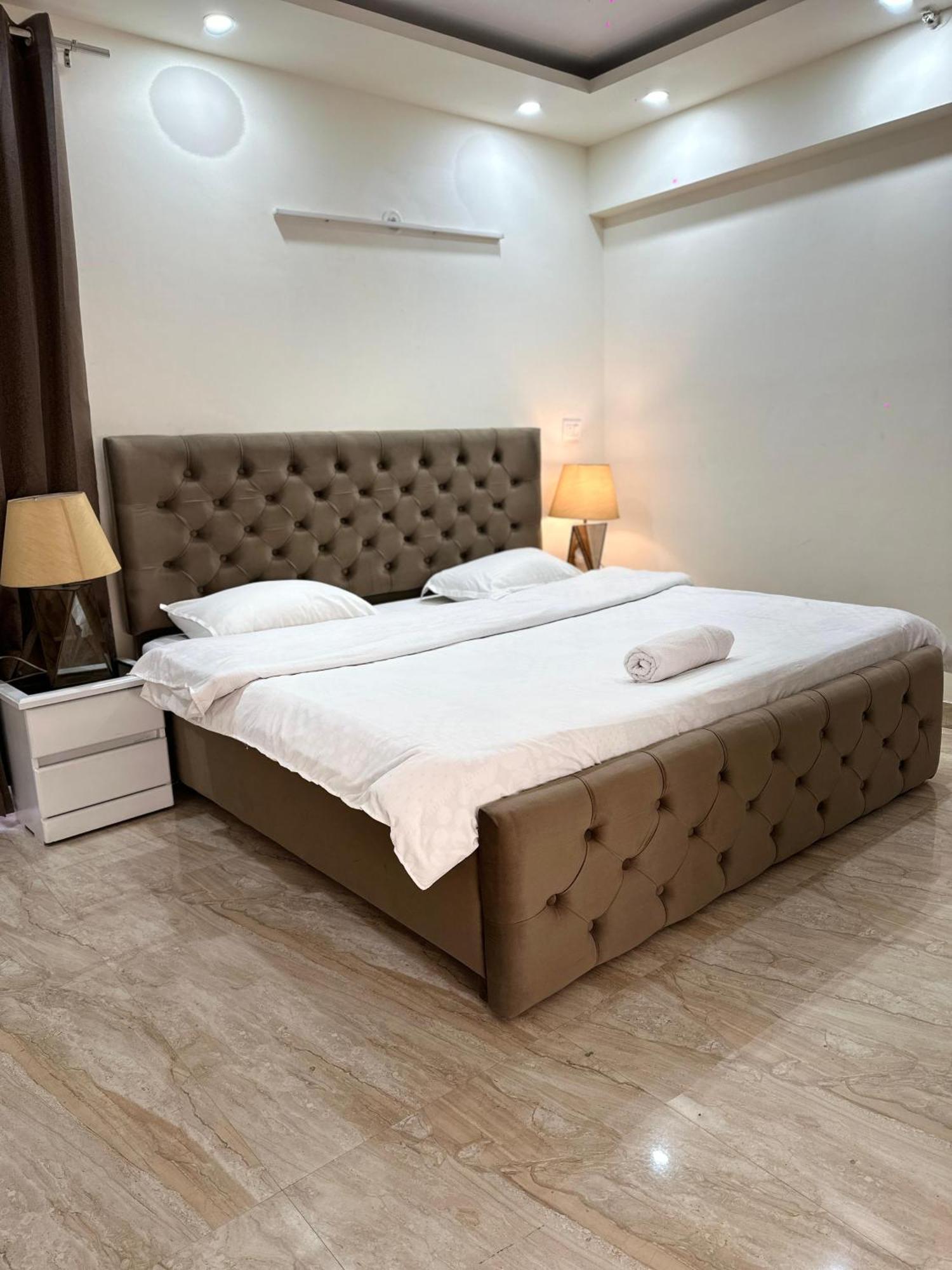 Sky Villa With Private Pool Noida Buitenkant foto